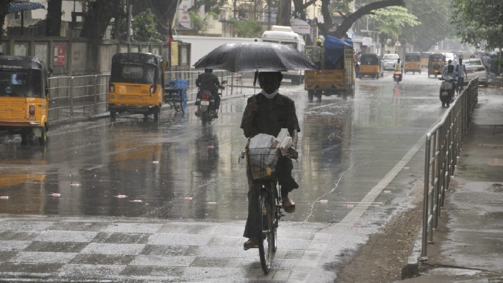Light to moderate rain likely in 12 districts of TN: IMD