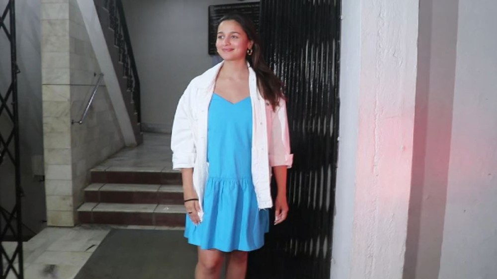 Alia Bhatt and Ayan snapped at Karans office: Check Pics