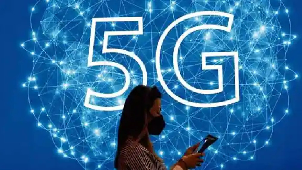 Sam Pitroda praises telecom min, others on successful 5G auction