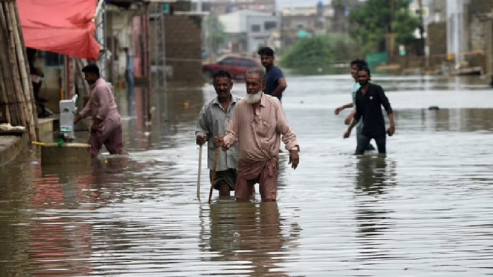 Millions left without internet in Pak after deadly flooding Millions left without internet in Pak after deadly flooding