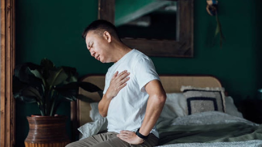 Air pollution is linked to heart attacks in non-smokers: Research