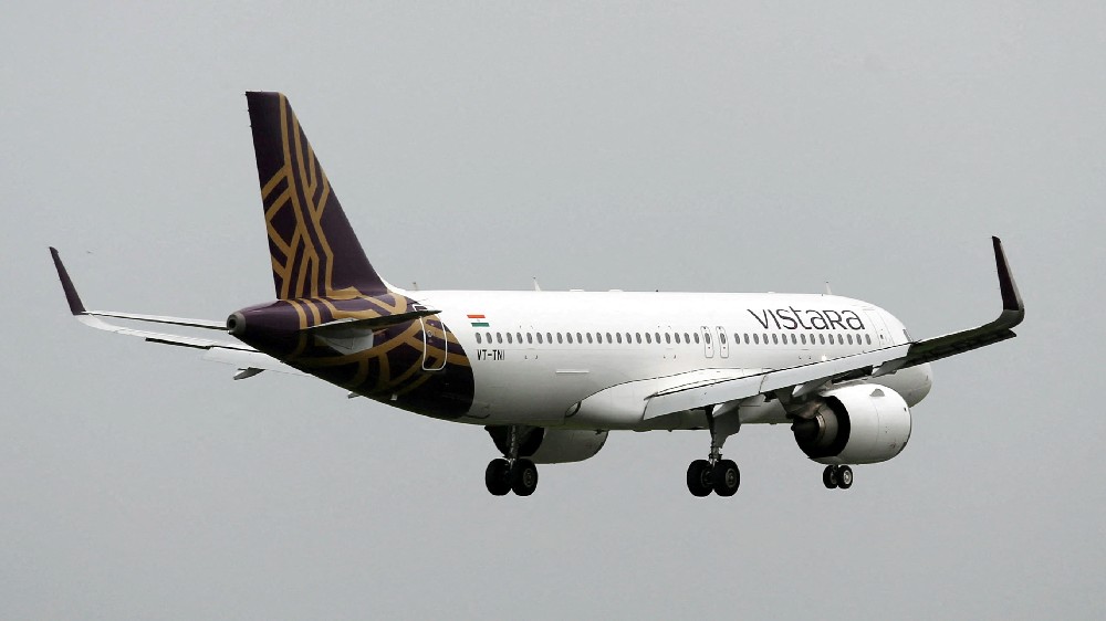Vistaras Mumbai-bound flight suffers bird hit, returns to Varanasi