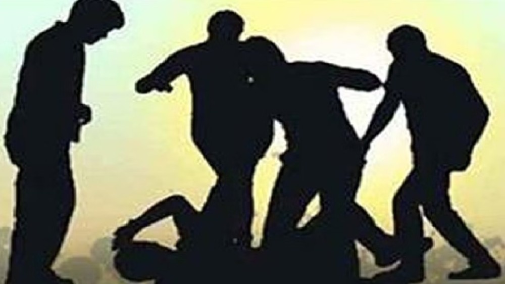 Mob beats intruder to death near Gummidipoondi Mob beats intruder to death near Gummidipoondi