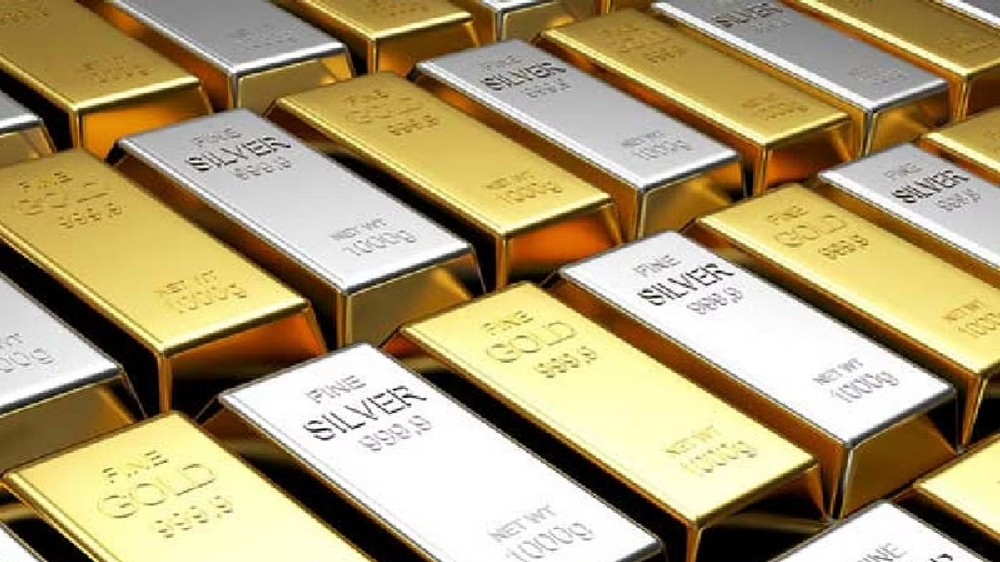Gold gains Rs 97; silver jumps Rs 527