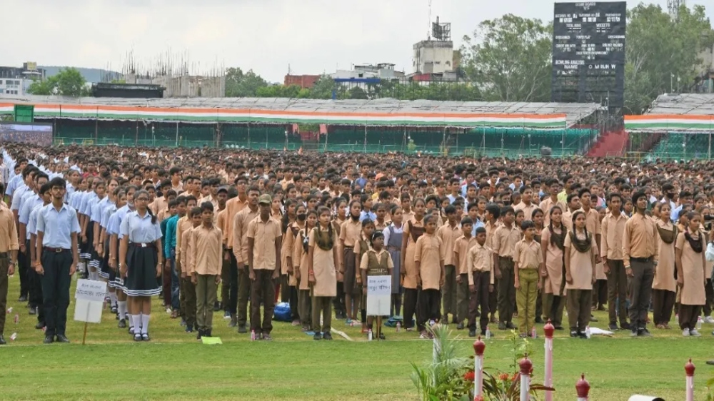 1 cr students sing patriotic songs to set world record in Rajasthan