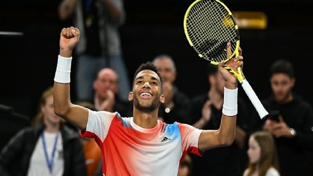 Auger-Aliassime outlasts Sinner to advance to Cincinnati quarters