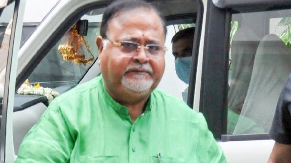 West Bengal: Woman throws shoes at Partha Chatterjee