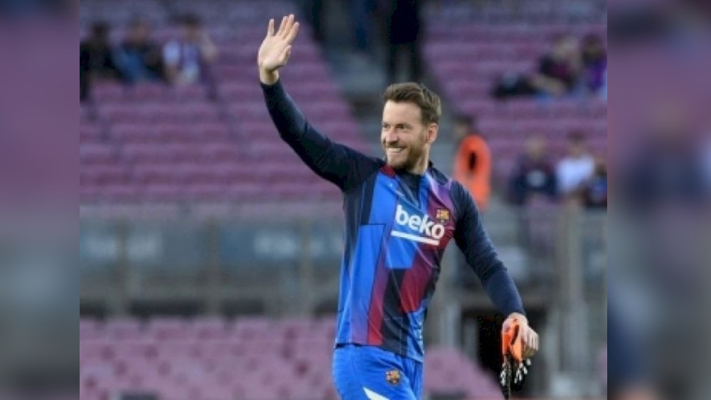 Barcelona keeper Neto joins Bournemouth