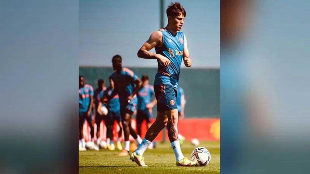 Premier League to allow water breaks amid soaring summer Premier League to allow water breaks amid soaring summer