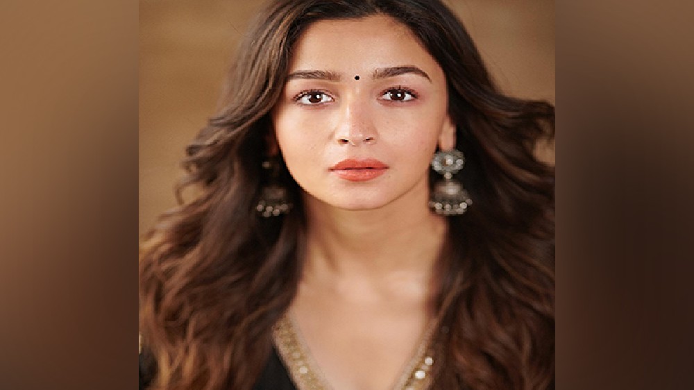 Netizens troll Alia Bhatt again; Heres why