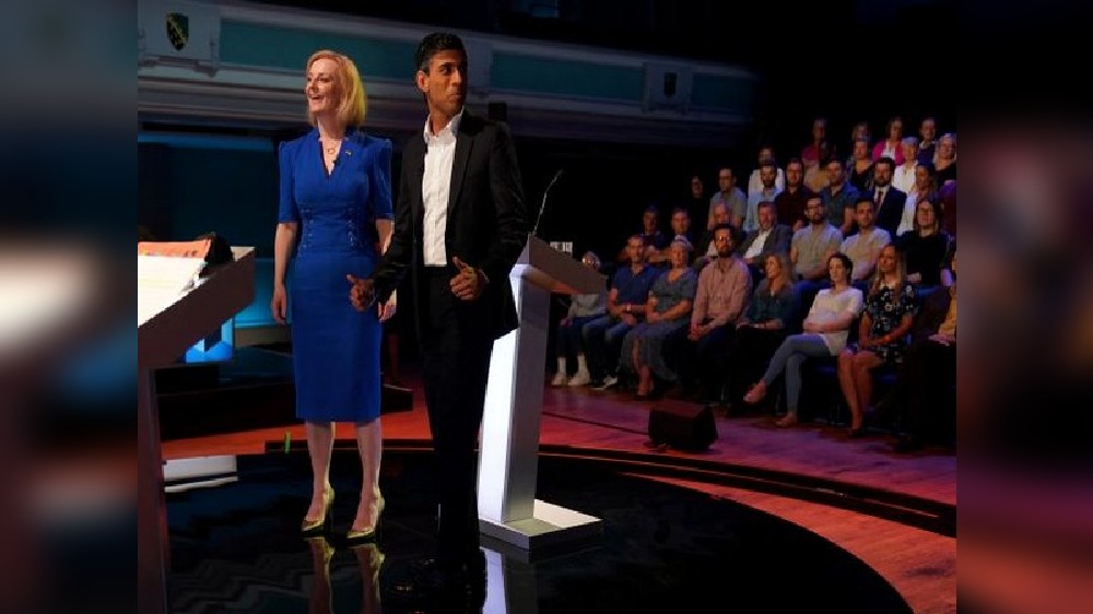 Race to be next UK PM closer than thought, poll shows