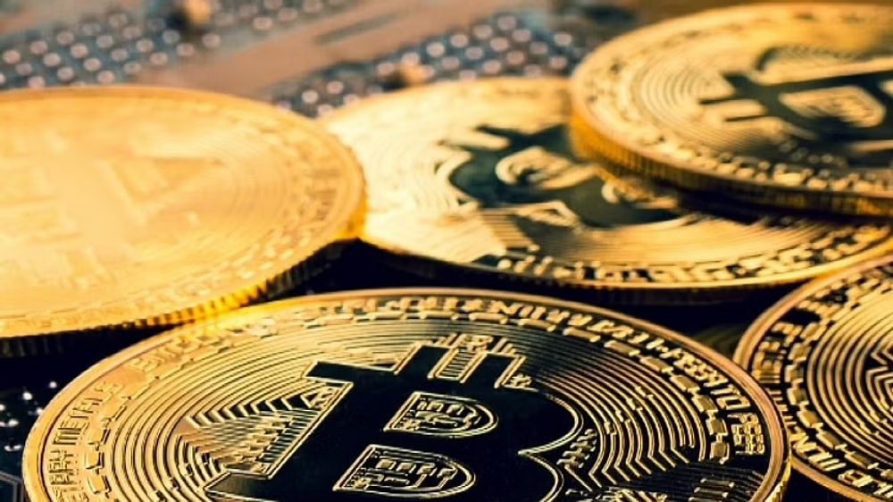 Bitcoin plunges below $20K, may reach $10K level this year