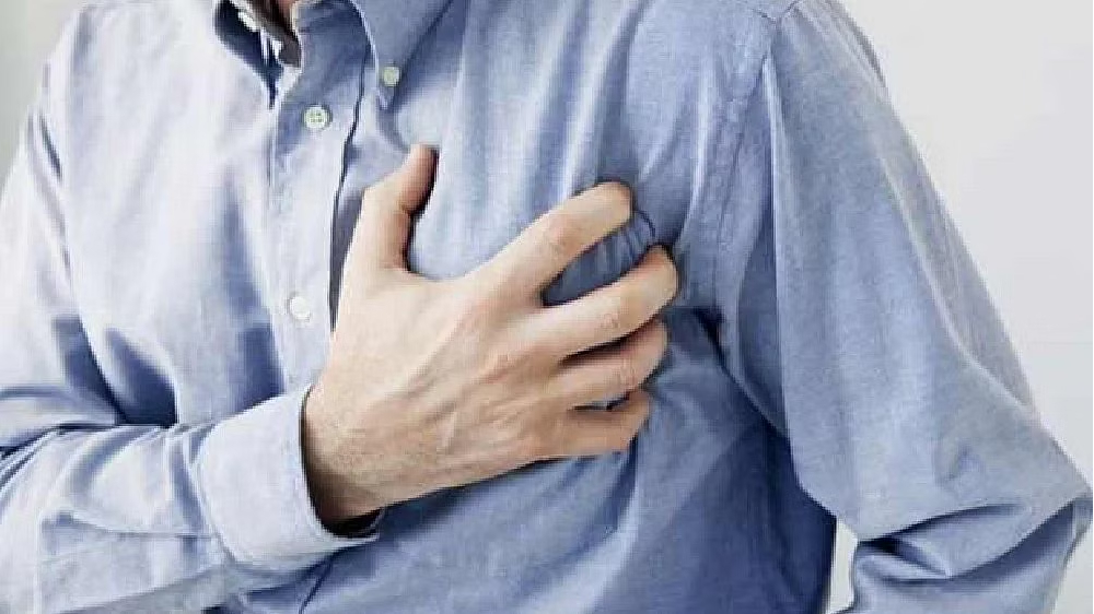 Held by ED, 3 bizmen develop chest pain on same day in jail