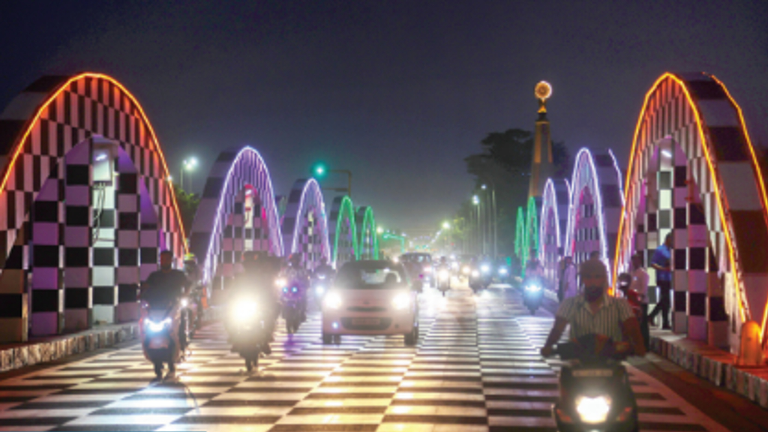 33,000 & counting, GCC waves Tricolour in Chennai 33,000 & counting, GCC waves Tricolour in Chennai