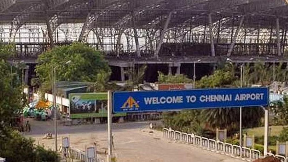 Customs seizes gold worth Rs 1.14 crore at Chennai Airport