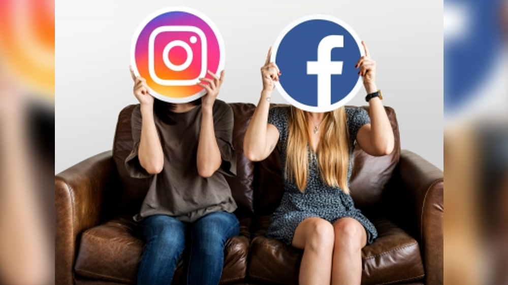 Now create hands-free on Instagram, FB with Samsung Flip phones Now create hands-free on Instagram, FB with Samsung Flip phones