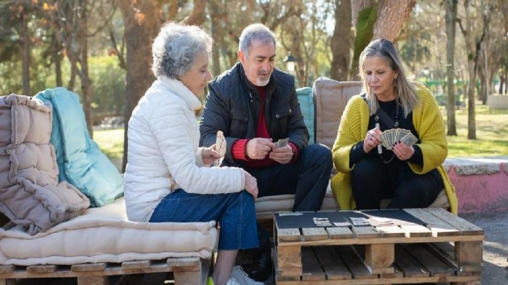 7 mental health benefits of playing card games 7 mental health benefits of playing card games