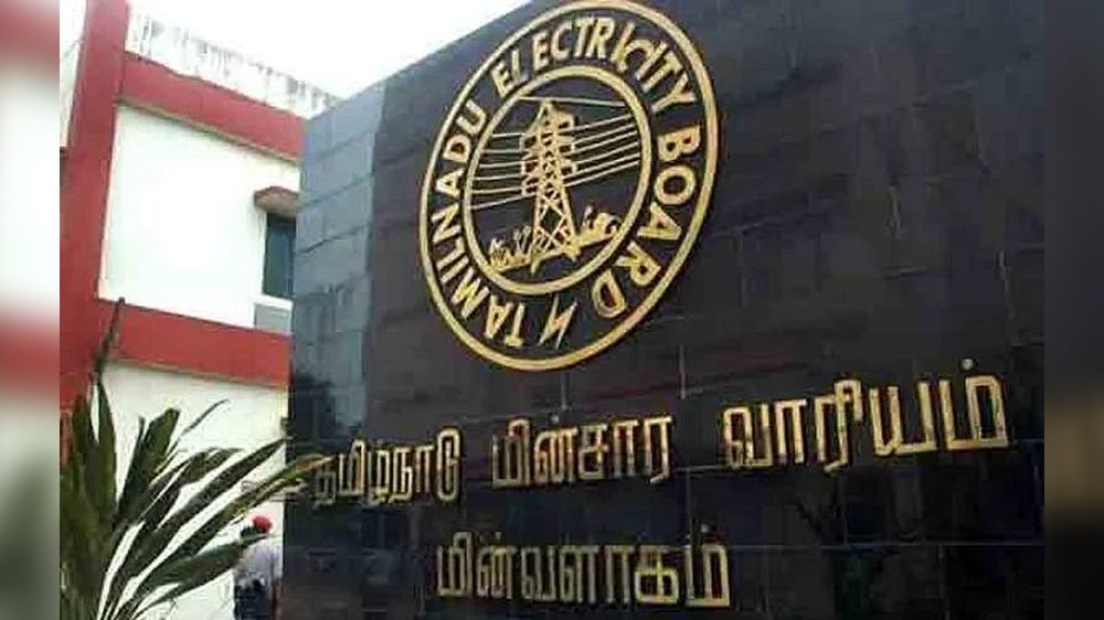 EB lineman electrocuted in Kanchi; villagers’ efforts go in vain EB lineman electrocuted in Kanchi; villagers’ efforts go in vain