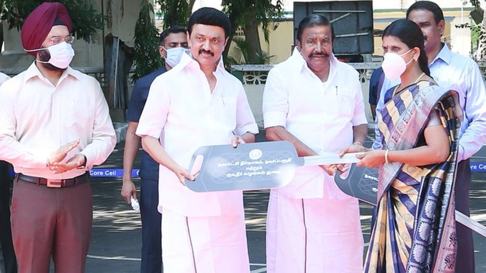 Stalin flags off vehicles for municipality chiefs