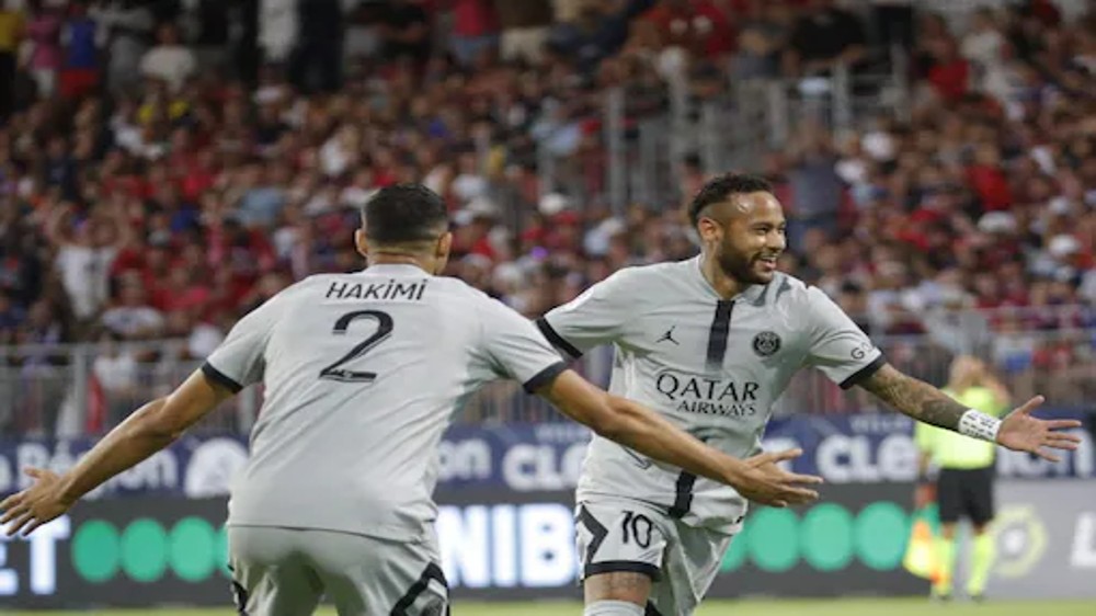 Neymar leads PSG to big opening win in French league