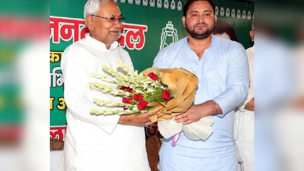 Nitish, Tejashwi go to Raj Bhavan to stake claim for for new govt