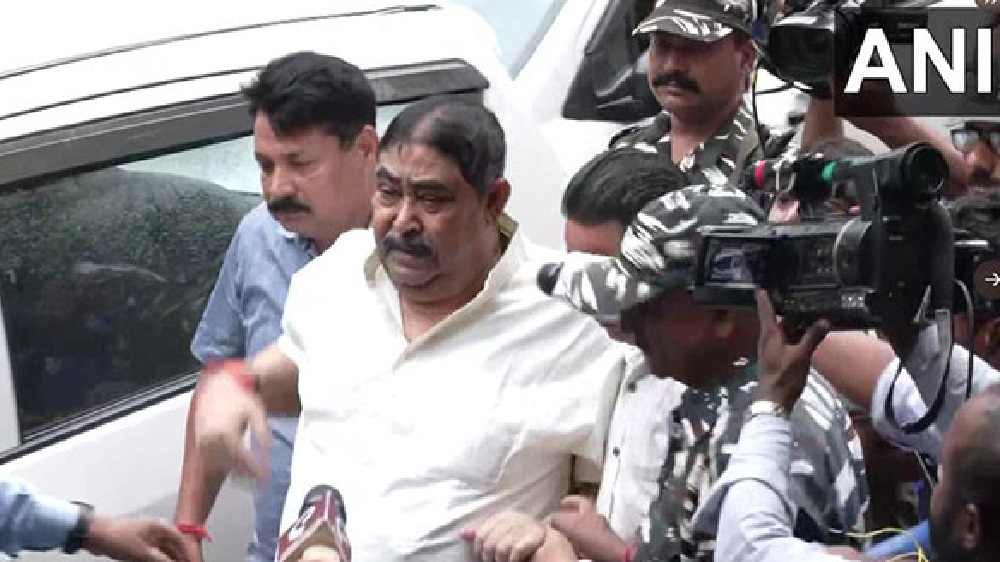 Mondal shares room with two WBSSC scam accused in CBI custody