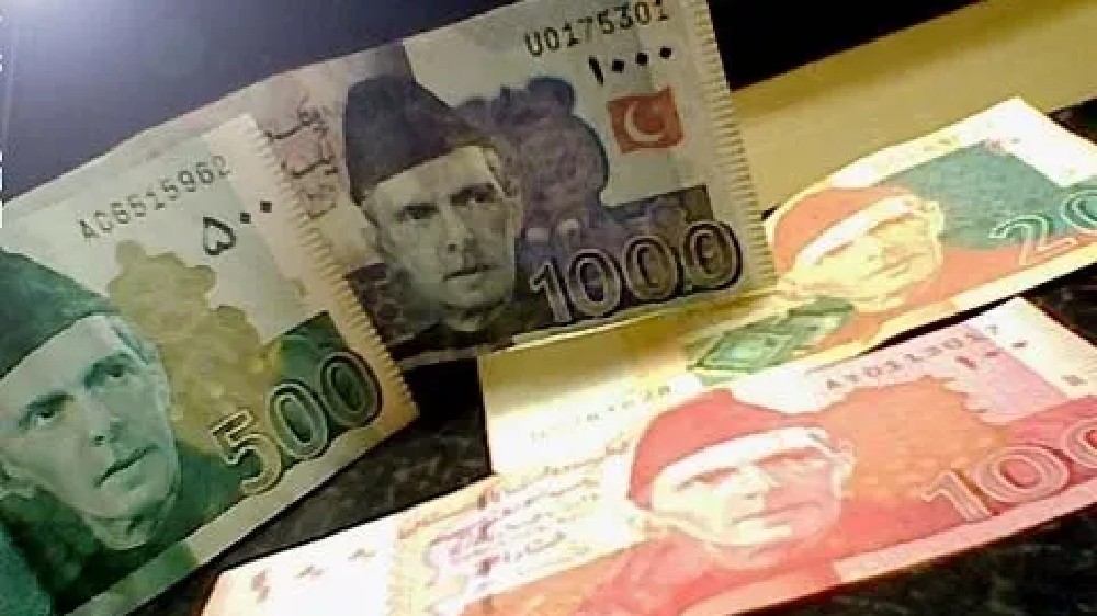 Pak makes currency declaration by all int’l passengers mandatory