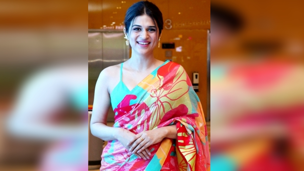 Shraddha Das plays a psychiatrist in her Tamil debut film Shraddha Das plays a psychiatrist in her Tamil debut film