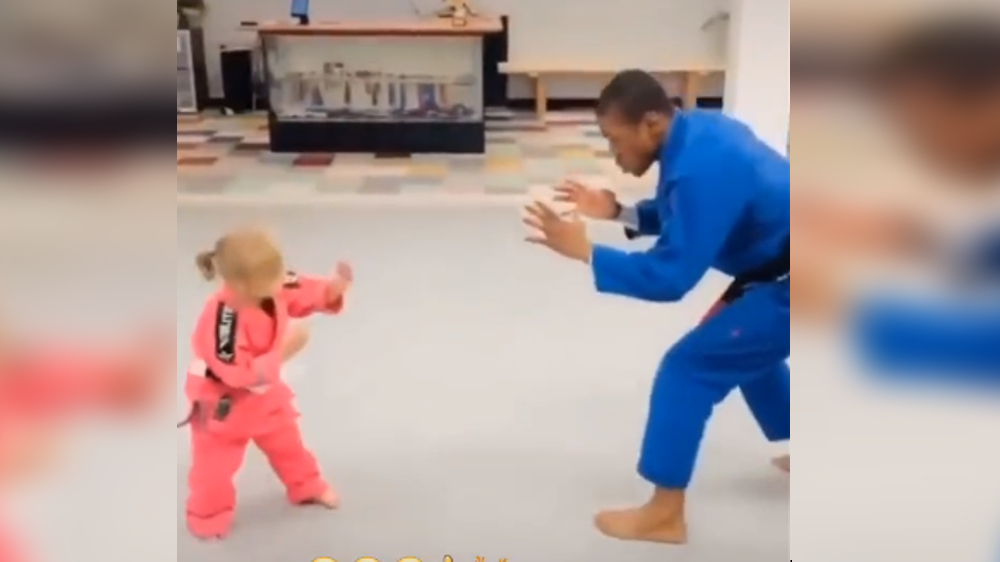 Adorable young girl beats karate trainer; internet calls it “cute Adorable young girl beats karate trainer; internet calls it “cute