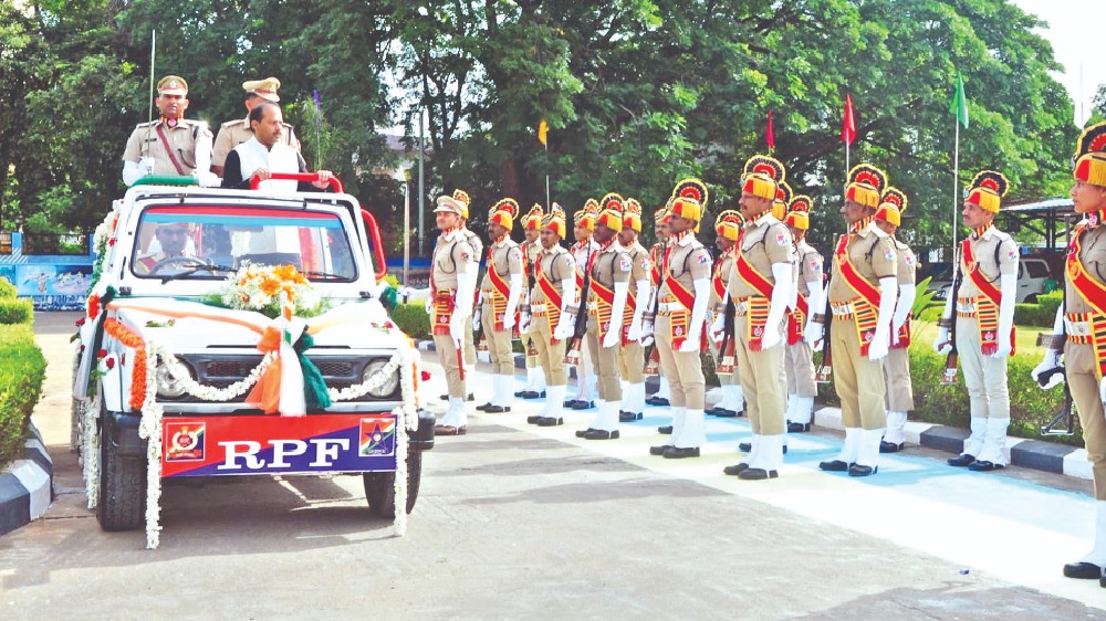 I-Day: Collectors take salute in integrated Vellore, T’malai