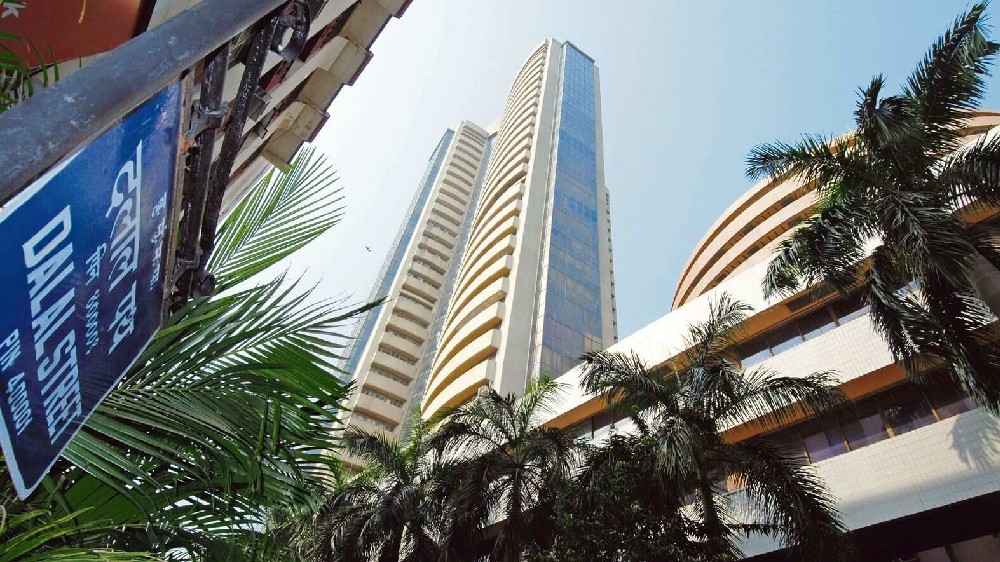 Equity investors’ wealth falls by Rs 2.39 L cr as Sensex sinks 861 pts