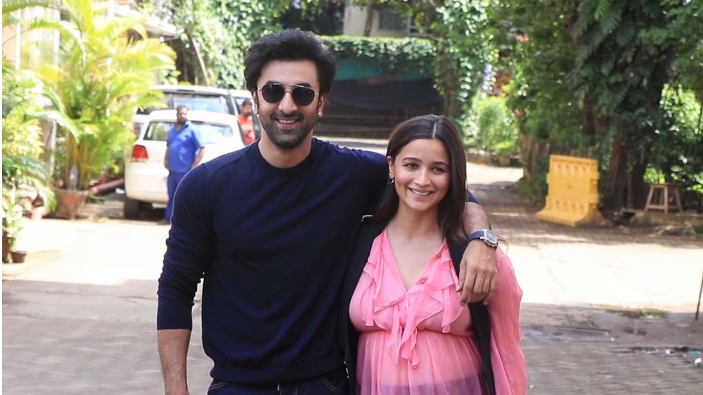 Alia Bhatt-Ranbir Kapoor sets couple goals, check outfits