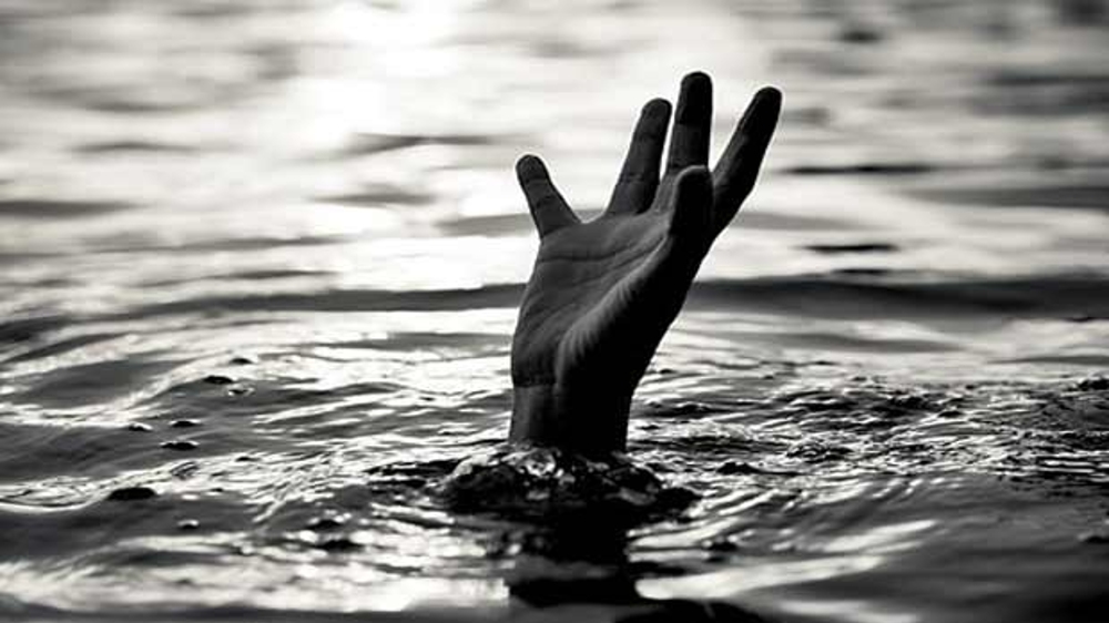 2 yr old drowns in the water tank in the house in Urapakkam
