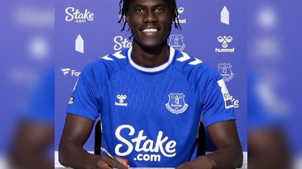 Everton sign Belgium international Amadou Onana from Lille