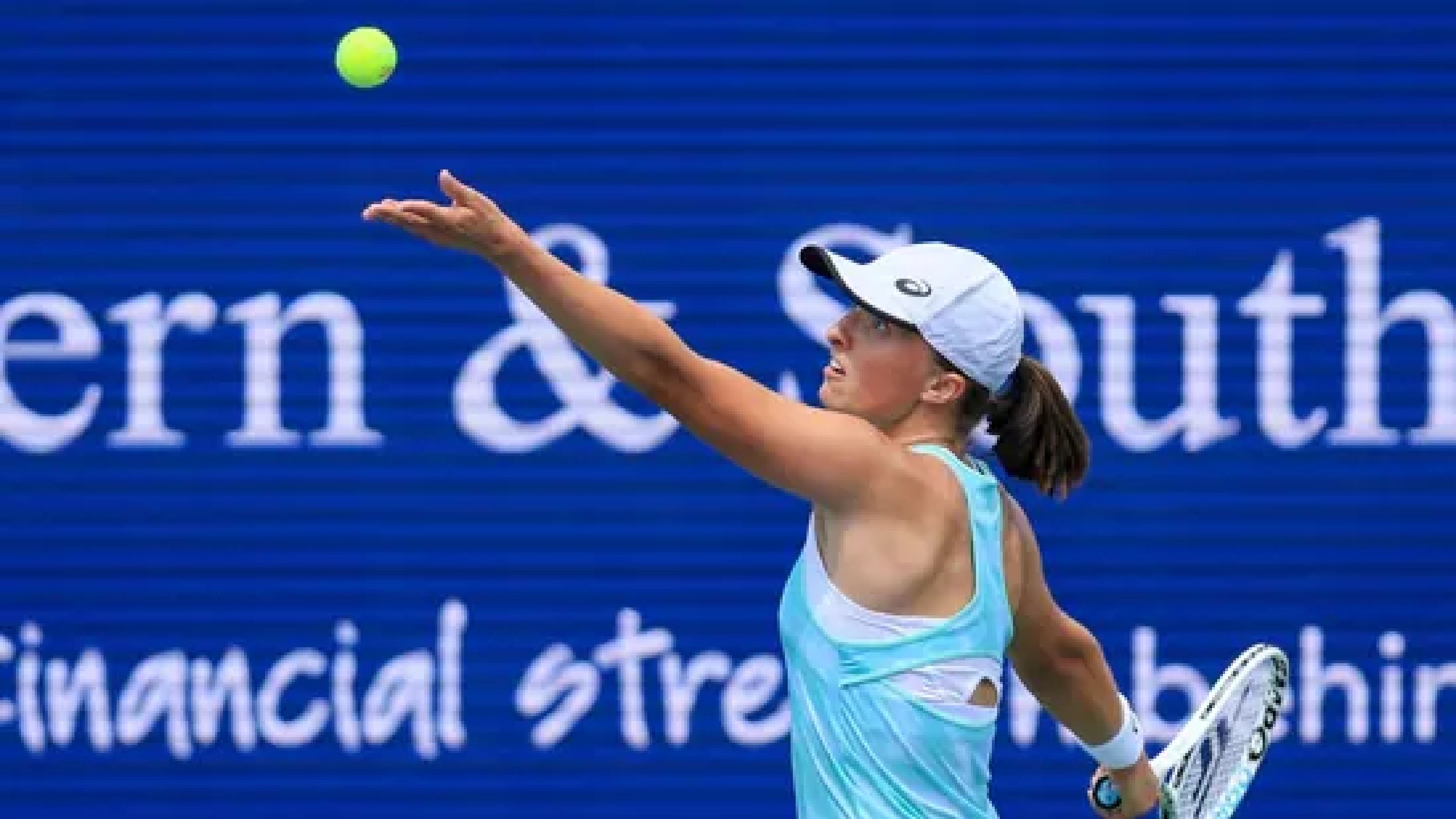 Swiatek, Raducanu ousted in Cincinnati Open