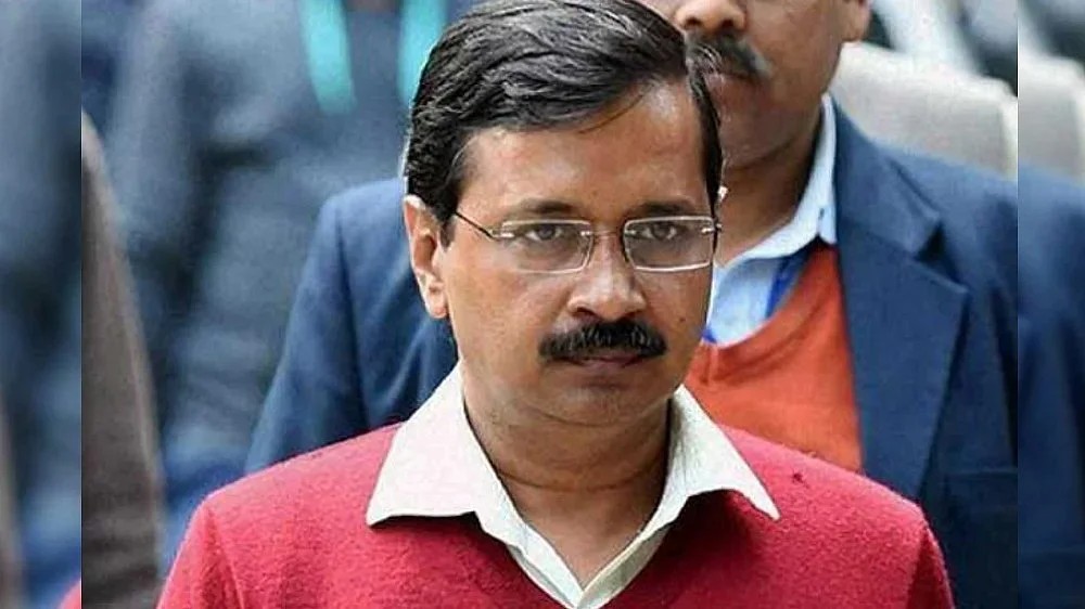 Kejriwal reaches Chennai ahead of Puthumai Pen scheme launch