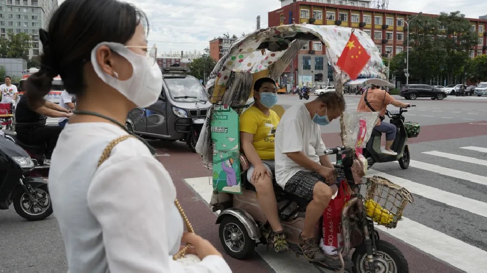 Chinas export growth sinks in August, imports shrink