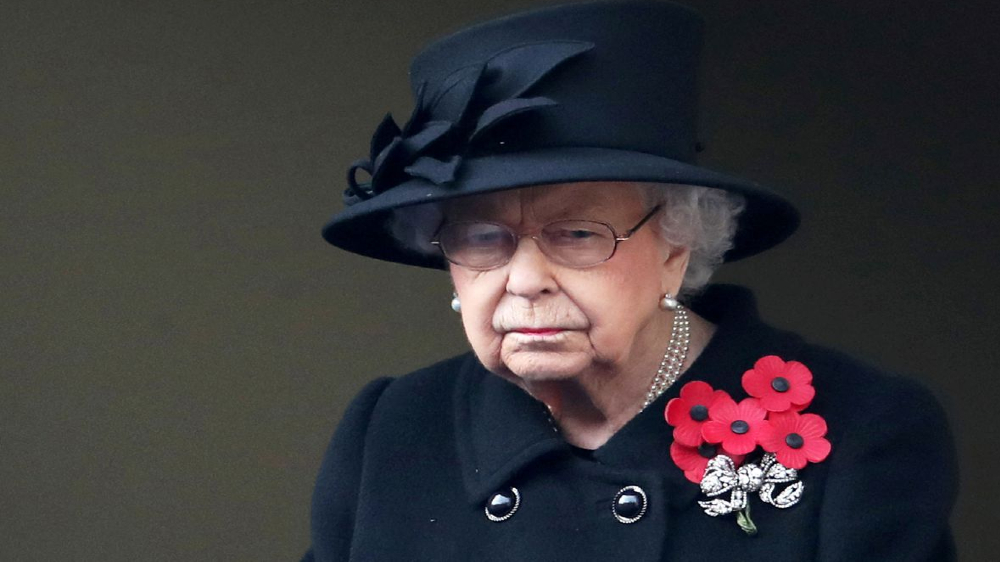 Eiffel Tower lighting turned off in honour of Queen Elizabeth Eiffel Tower lighting turned off in honour of Queen Elizabeth