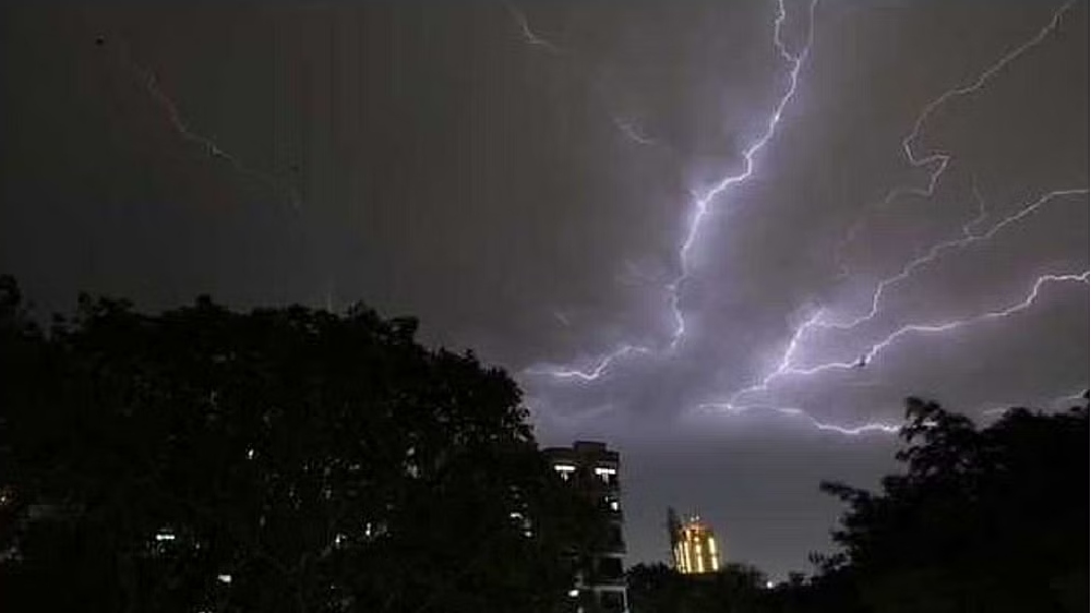 Lightning kills father-son duo near Mannargudi