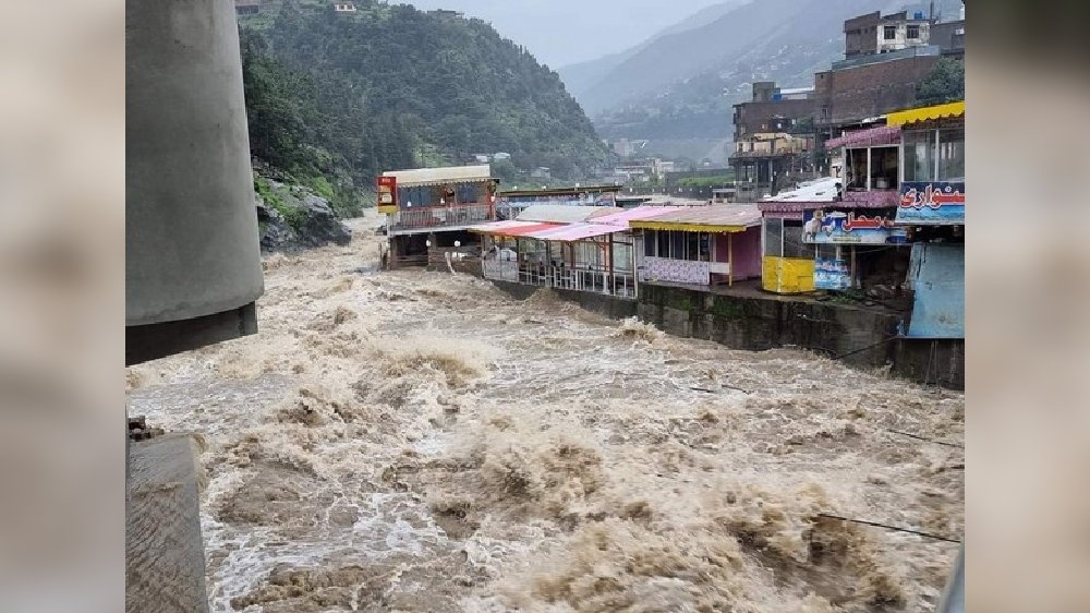 Nearly 1,300 people die due to devastating floods in Pakistan Nearly 1,300 people die due to devastating floods in Pakistan