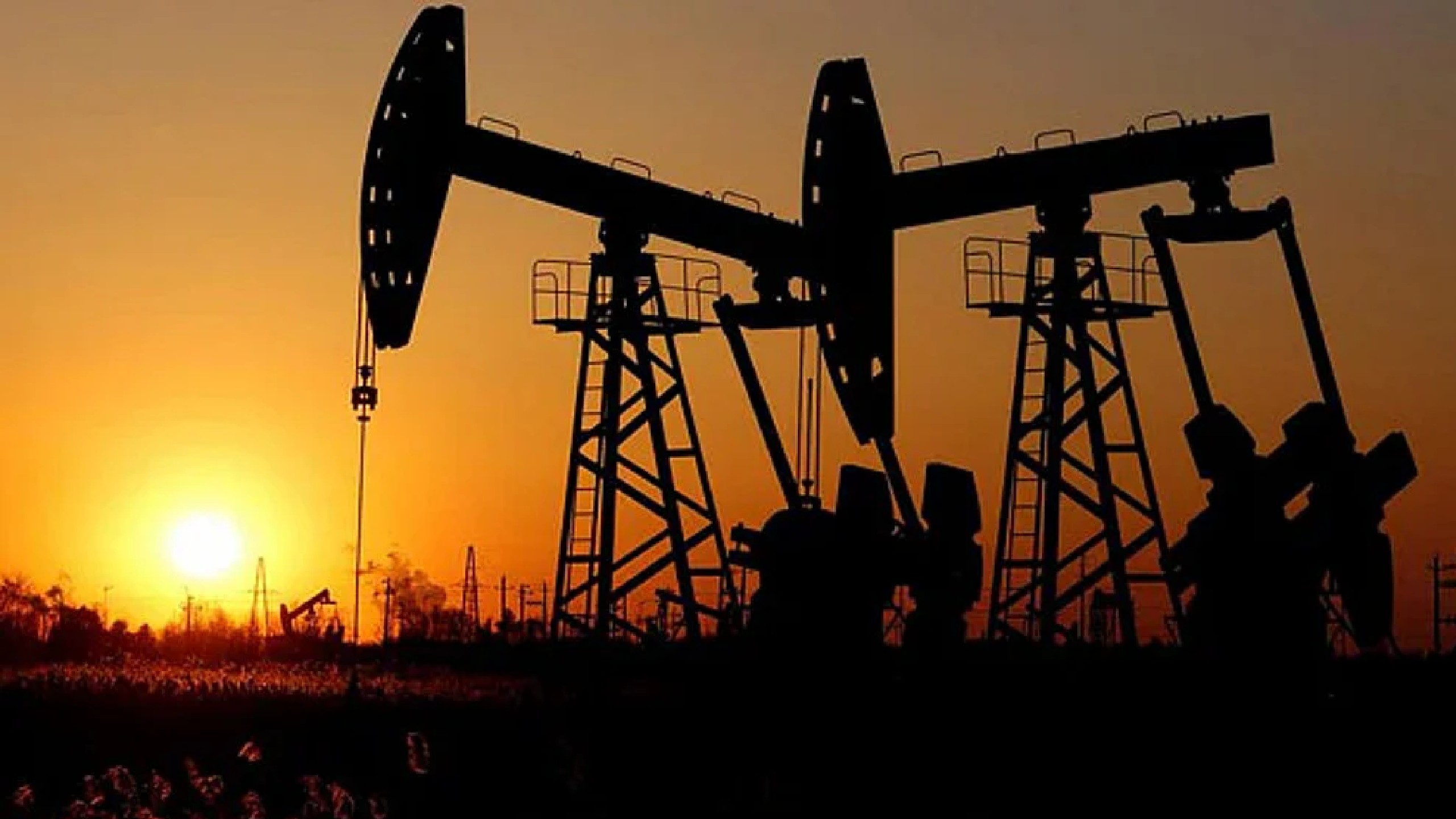 Centre plans $2.5 billion compensation to oil firms: Report