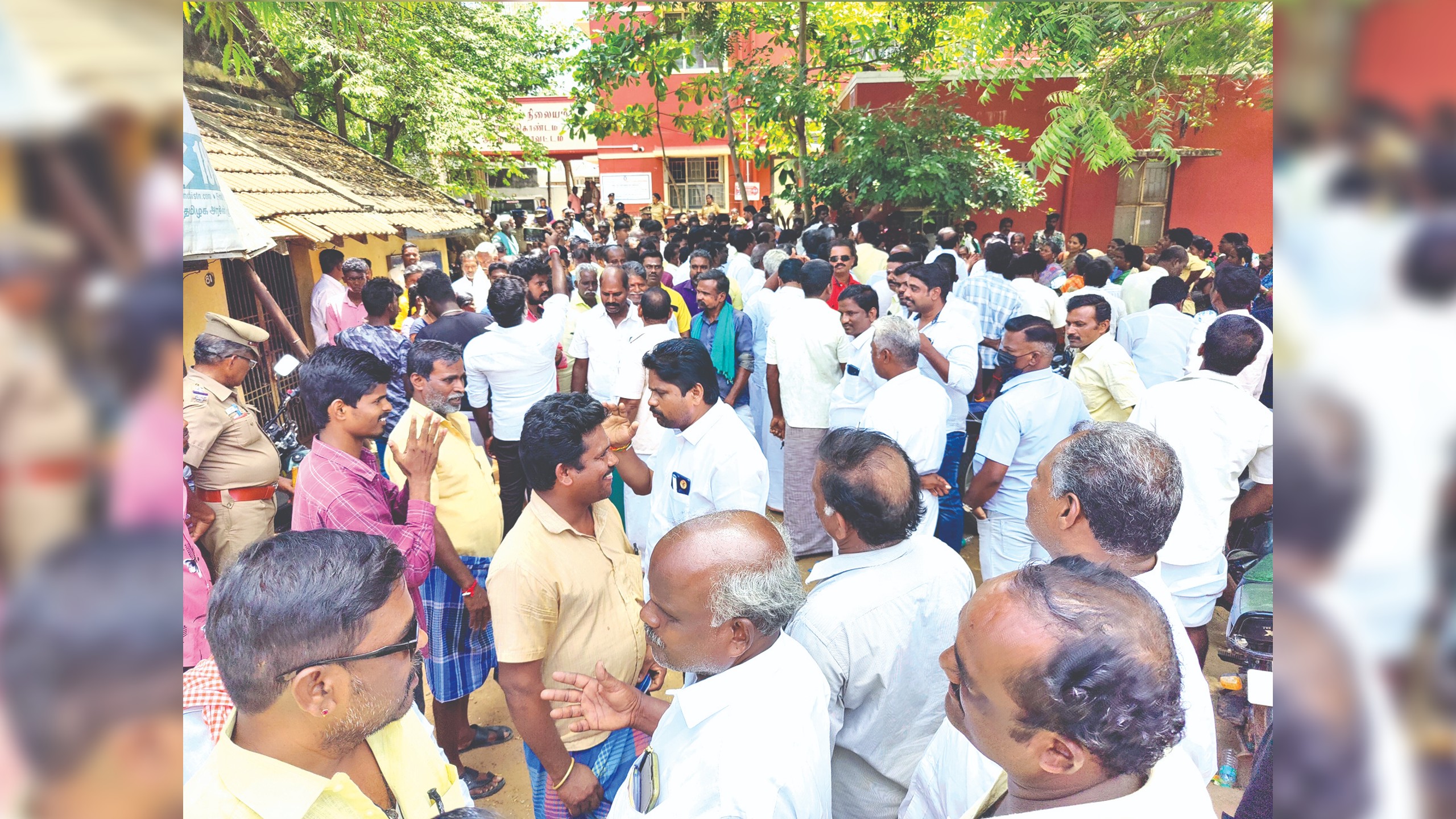Tasmac shop protest: PMK besiege Jayakondam police station