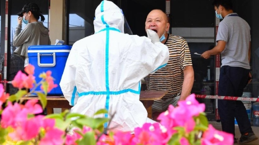 China: Residents under Covid lockdowns complain of food shortages