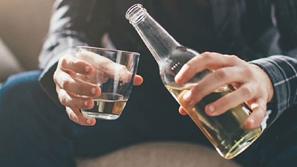 Inebriated man inflicts cut injuries on 3 persons