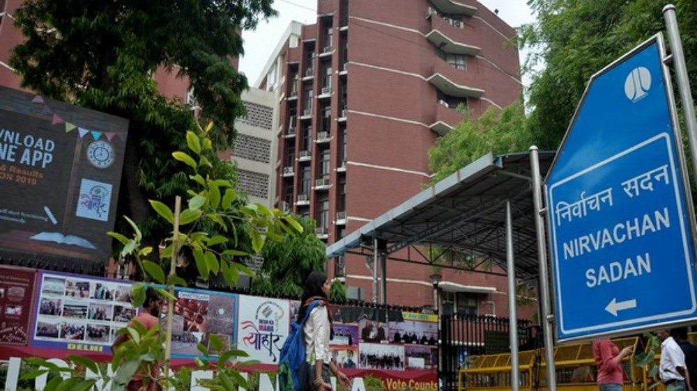 EC visits Gujarat ahead of Assembly polls, reviews preparedness