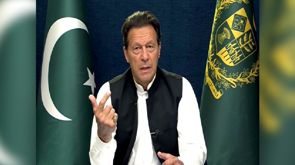 Imran Khan slams Nawaz for owning billions of properties abroad
