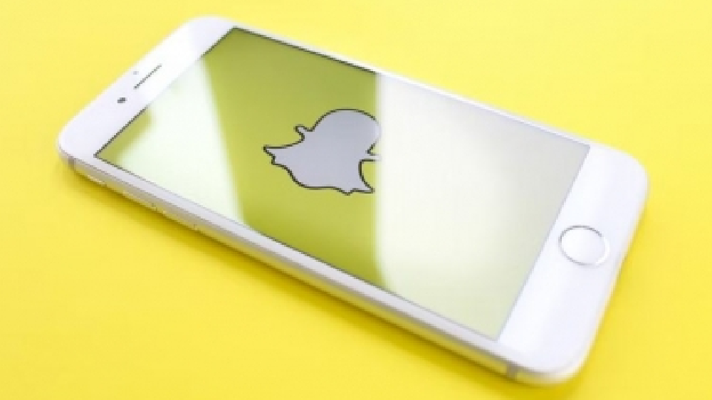 Snapchat brings iOS 16 Lock Screen widgets, chat shortcuts