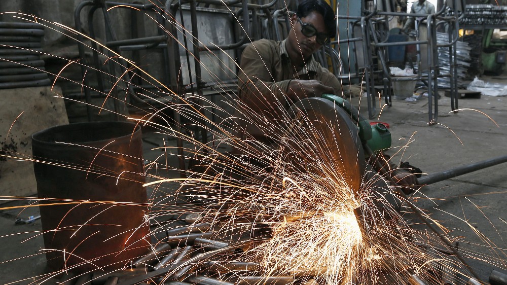 Aug mfg activity trends higher on strong demand, inflation eases