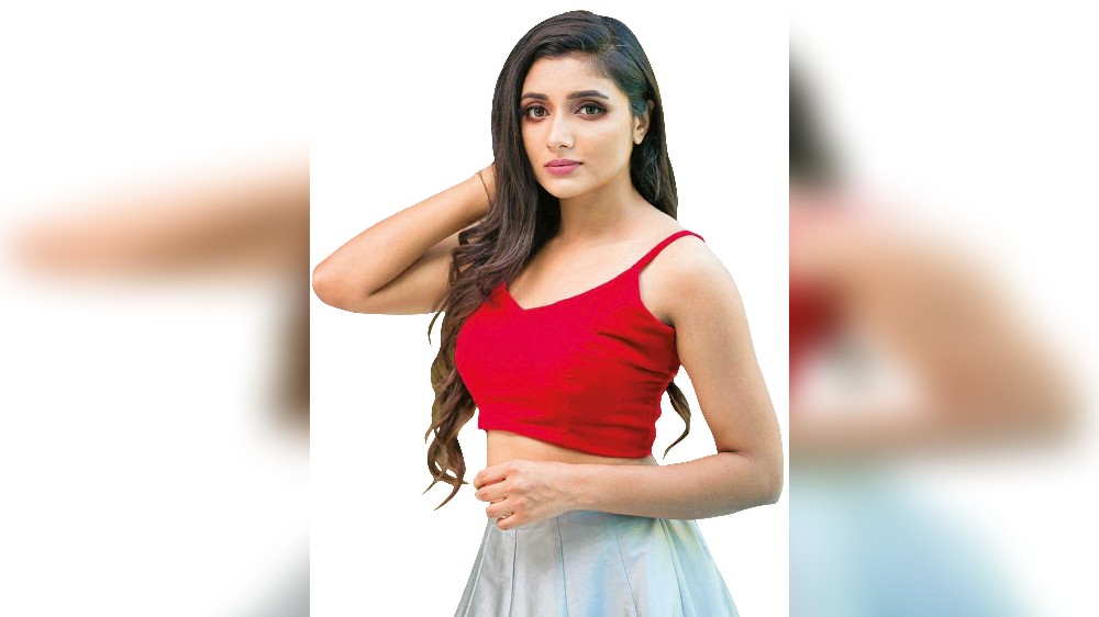 Mirnaa to play female lead in Allari Naresh-starrer Ugram
