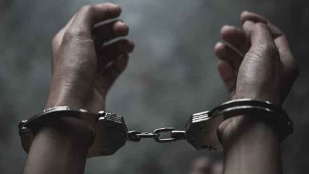 Duo drill hole in TASMAC shop to booze, caught by cops